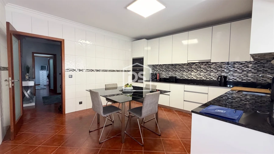 Apartamento T3 para Venda em Nevogilde Foto 8