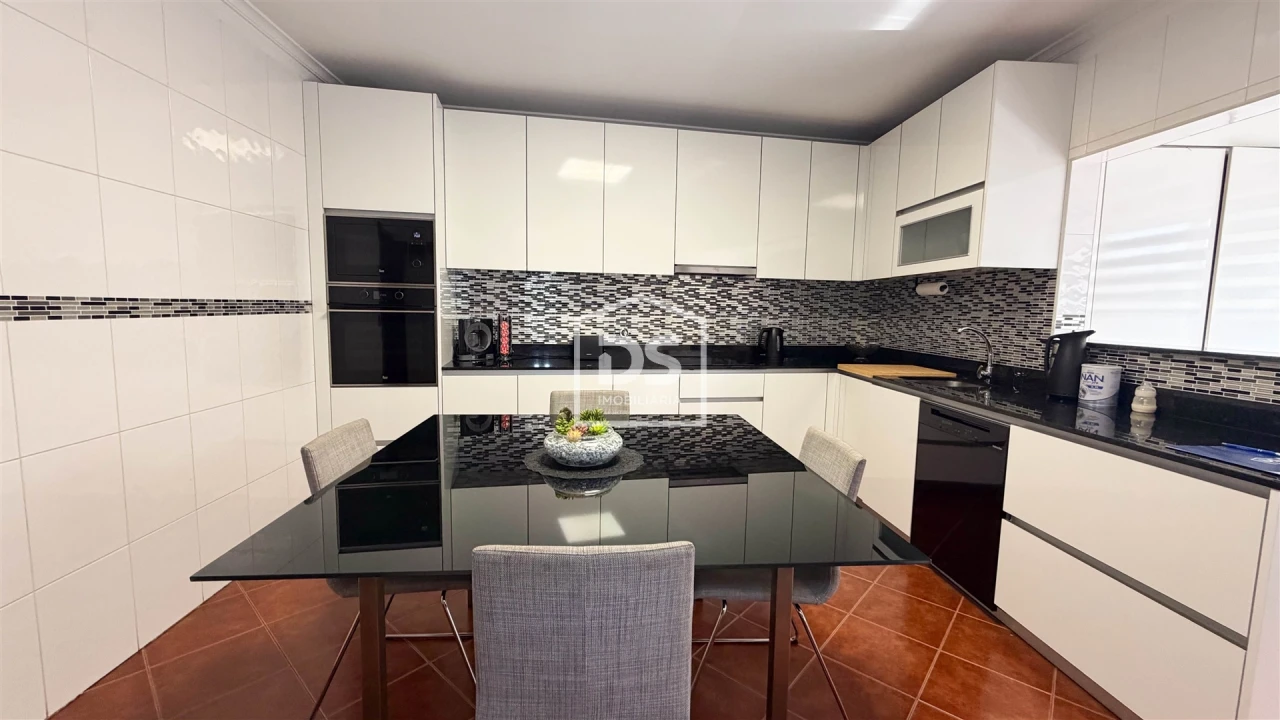 Apartamento T3 para Venda em Nevogilde Foto 4