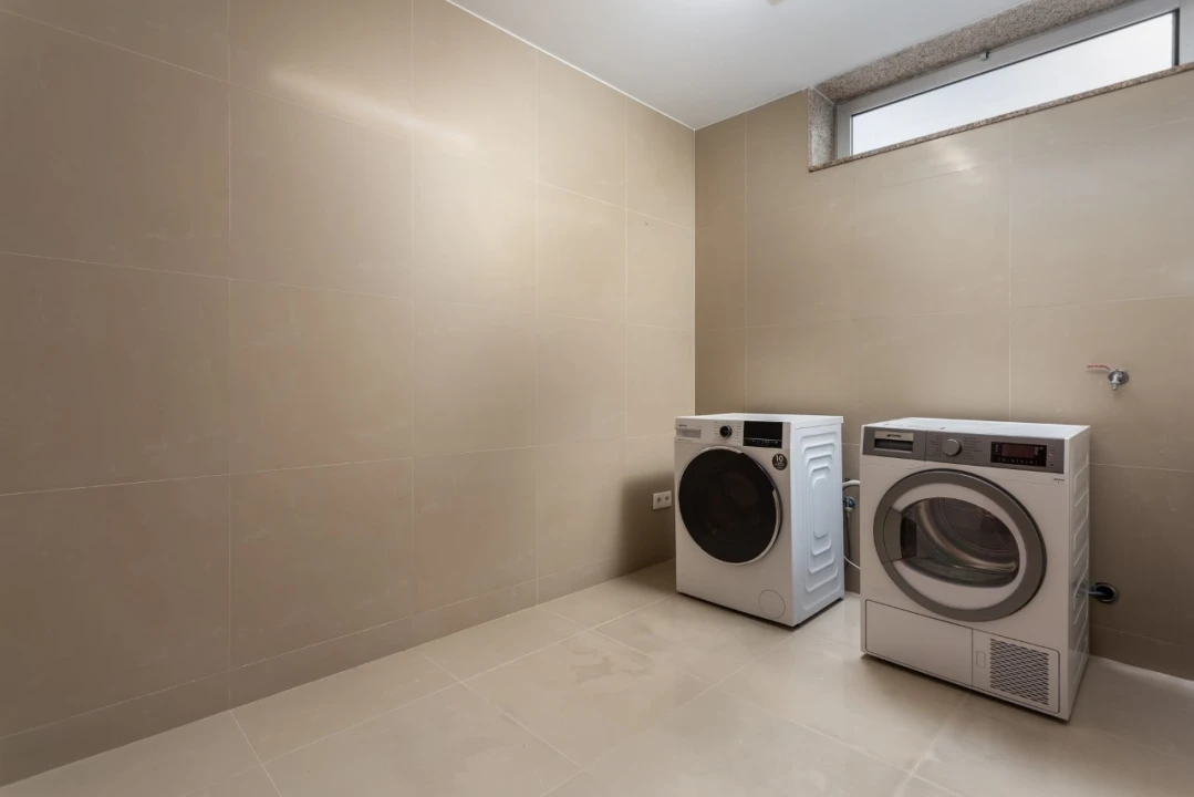 Moradia T4 para Venda em Oliveira do Douro Foto 49