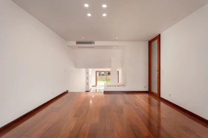 Moradia T4 para Venda em Oliveira do Douro