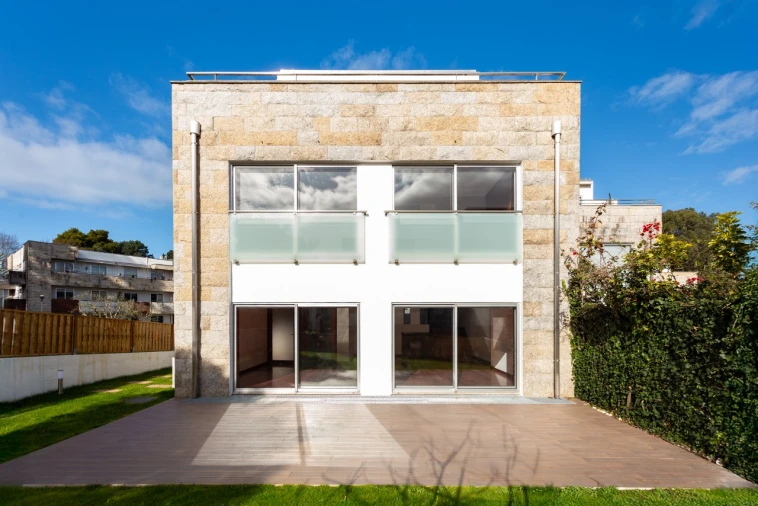 Moradia T4 para Venda em Oliveira do Douro Foto 5