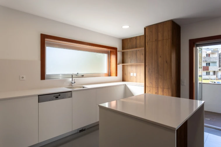 Moradia T4 para Venda em Oliveira do Douro Foto 29