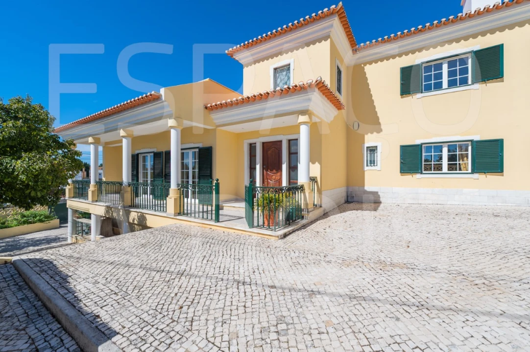 Moradia T5 para Venda em Algueirão-Mem Martins Foto 9