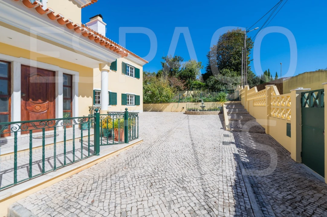 Moradia T5 para Venda em Algueirão-Mem Martins Foto 10