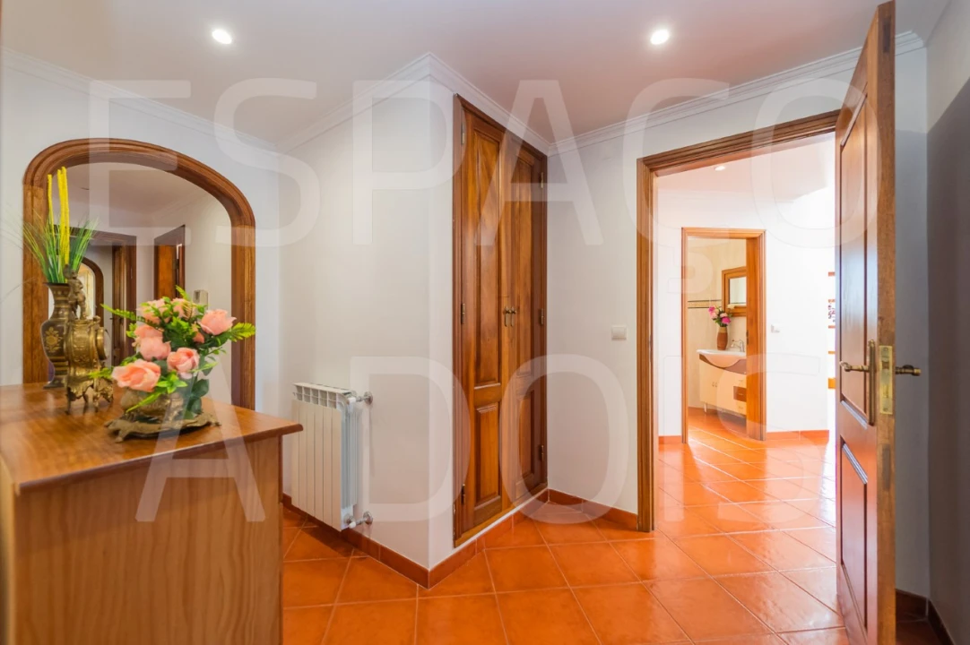 Moradia T5 para Venda em Algueirão-Mem Martins Foto 57