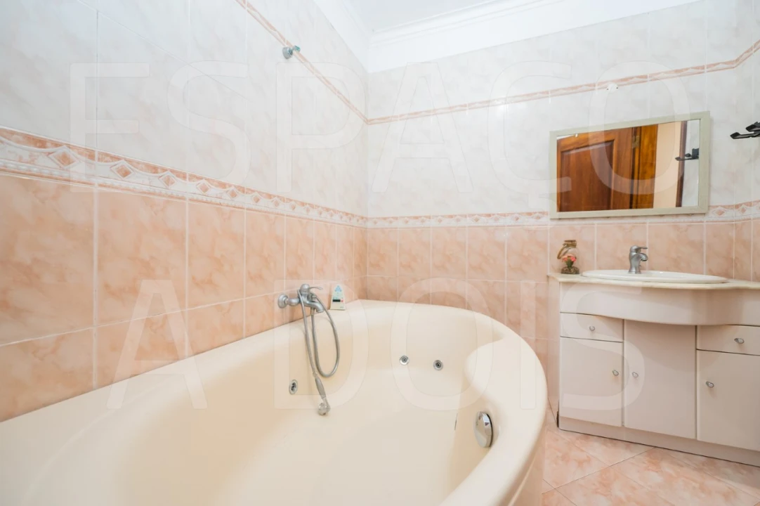 Moradia T5 para Venda em Algueirão-Mem Martins Foto 68