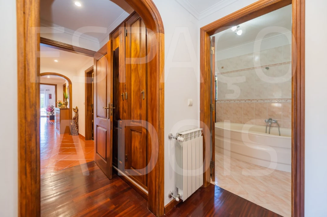 Moradia T5 para Venda em Algueirão-Mem Martins Foto 71