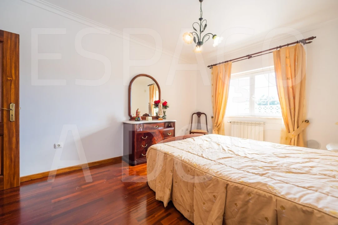 Moradia T5 para Venda em Algueirão-Mem Martins Foto 75