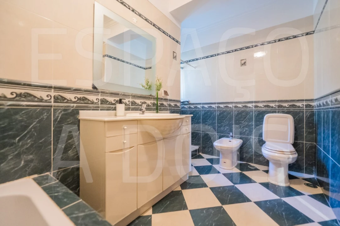 Moradia T5 para Venda em Algueirão-Mem Martins Foto 79