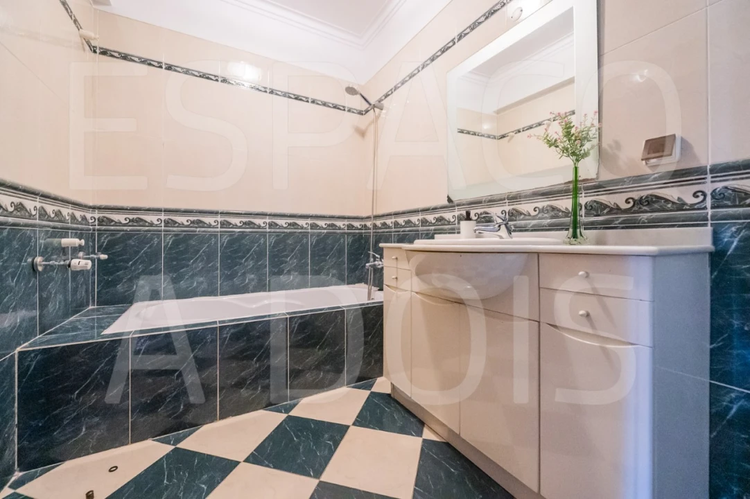 Moradia T5 para Venda em Algueirão-Mem Martins Foto 80