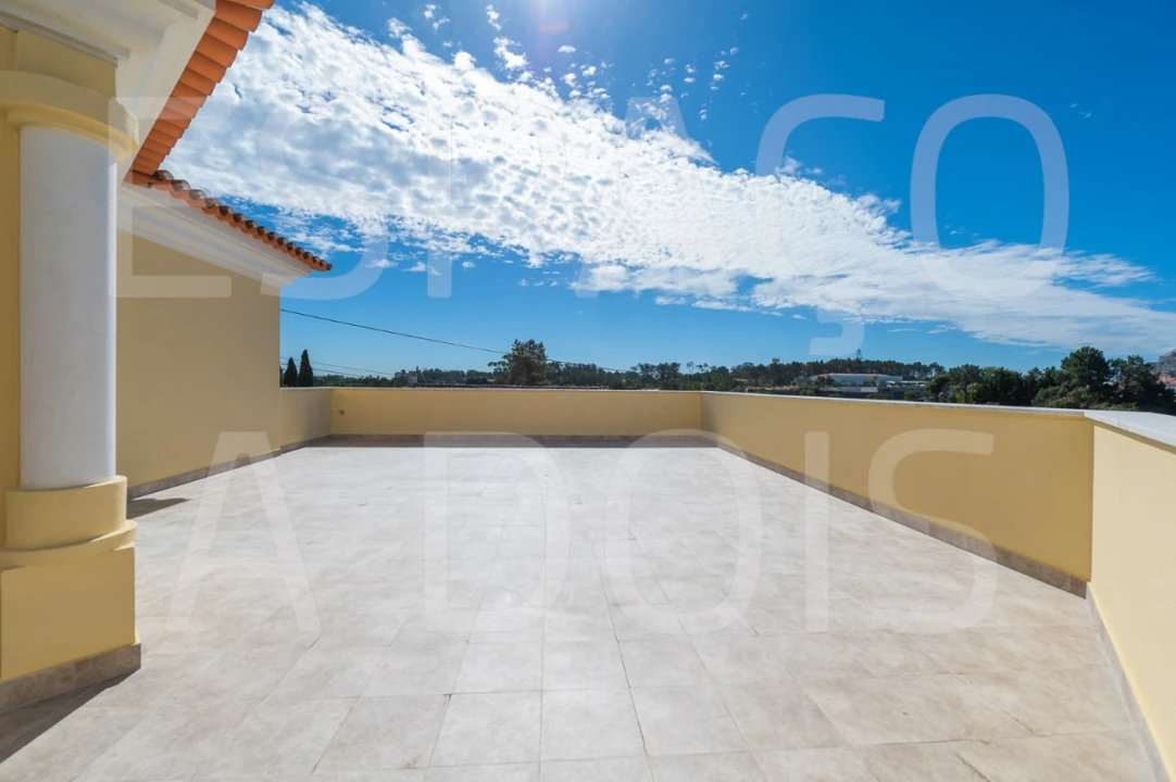 Moradia T5 para Venda em Algueirão-Mem Martins Foto 99