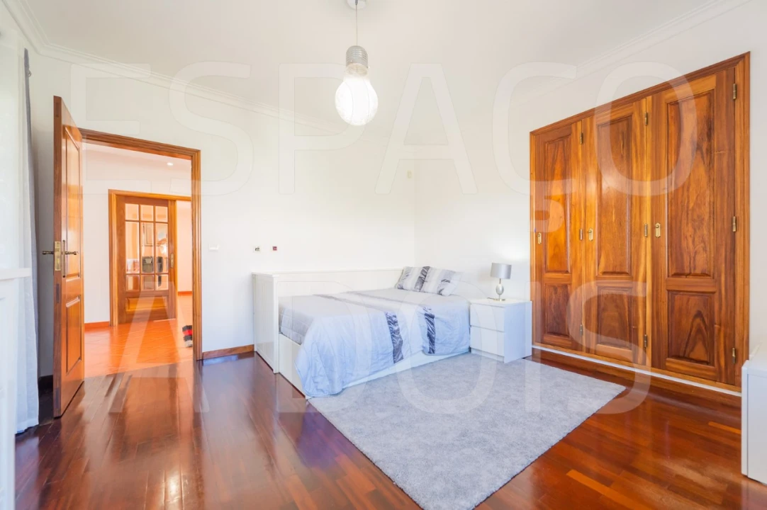 Moradia T5 para Venda em Algueirão-Mem Martins Foto 107