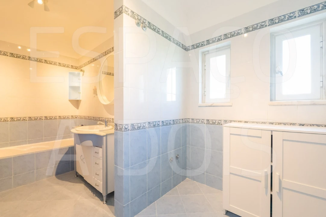 Moradia T5 para Venda em Algueirão-Mem Martins Foto 116