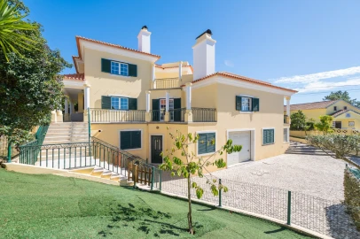 Moradia T5 para Venda em Algueirão-Mem Martins