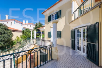 Moradia T5 para Venda em Algueirão-Mem Martins