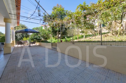 Moradia T5 para Venda em Algueirão-Mem Martins