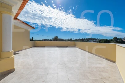 Moradia T5 para Venda em Algueirão-Mem Martins