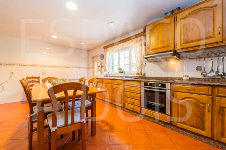 Moradia T5 para Venda em Algueirão-Mem Martins Foto 53