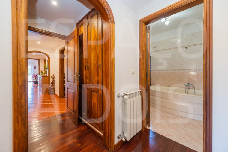 Moradia T5 para Venda em Algueirão-Mem Martins Foto 71