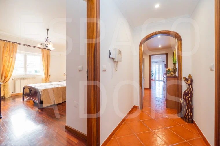 Moradia T5 para Venda em Algueirão-Mem Martins Foto 73