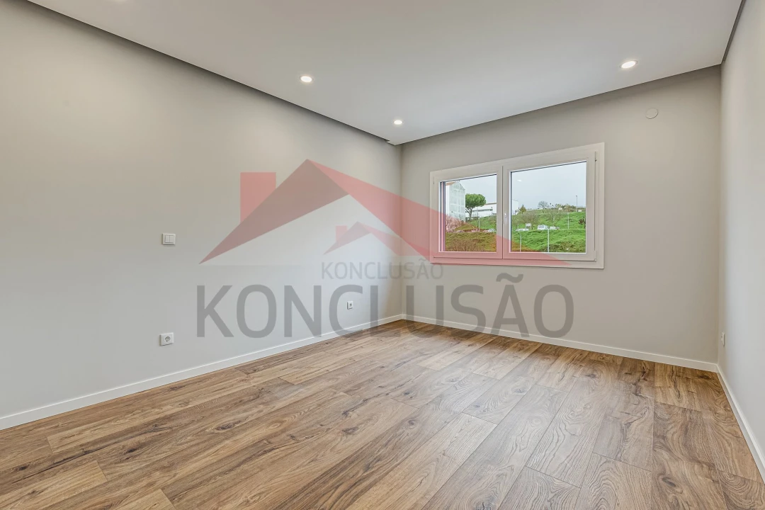 Apartamento T4 para Venda em Alverca do Ribatejo e Sobralinho Foto 12