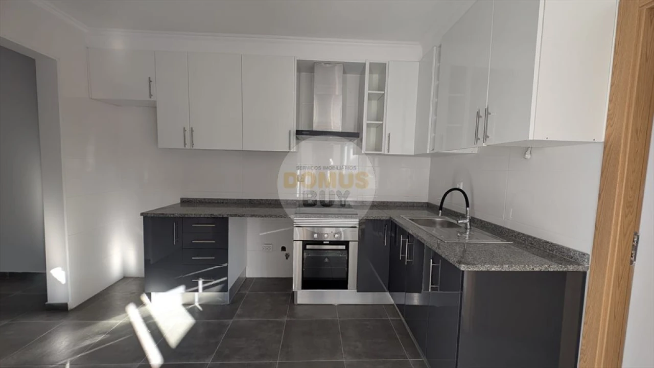 Moradia T3 para Venda em Baixa da Banheira e Vale da Amoreira Foto 4