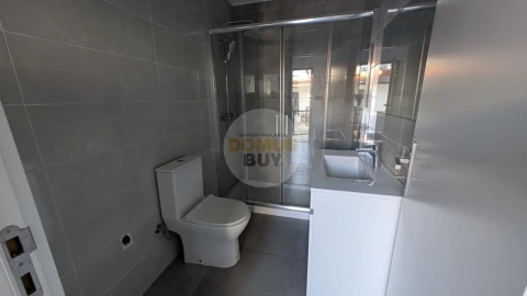 Moradia T3 para Venda em Baixa da Banheira e Vale da Amoreira