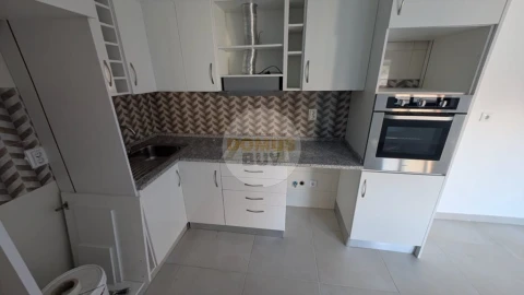 Moradia T2 para Venda em Baixa da Banheira e Vale da Amoreira