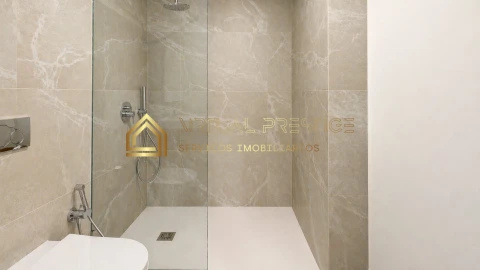 Apartamento T1 para Venda em Charneca de Caparica e Sobreda