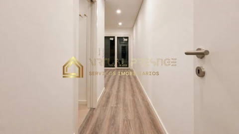 Apartamento T2 para Venda em Charneca de Caparica e Sobreda