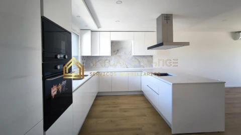 Moradia T4 para Venda em Caparica e Trafaria