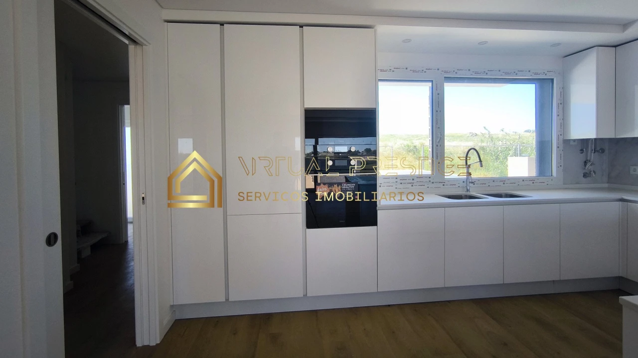 Moradia T4 para Venda em Caparica e Trafaria Foto 15