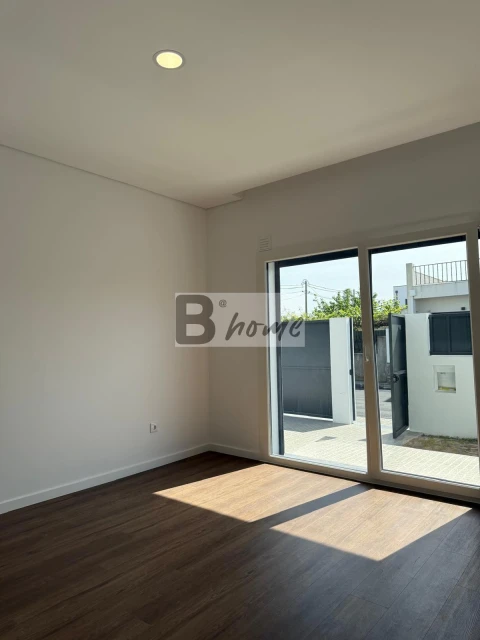 Moradia T3 para Venda em Fernao Ferro