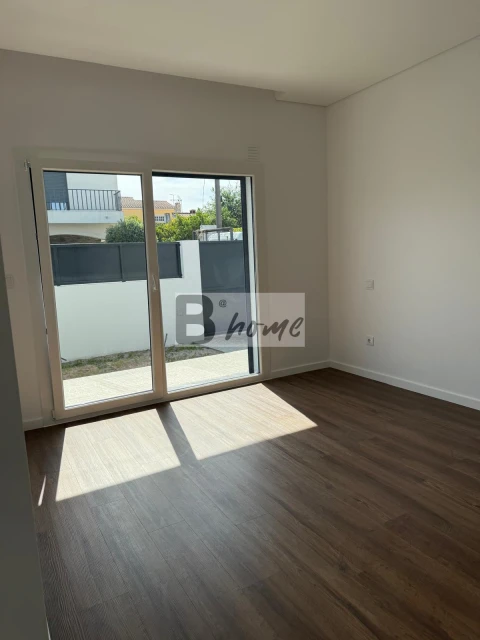 Moradia T3 para Venda em Fernao Ferro