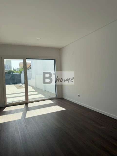 Moradia T3 para Venda em Fernao Ferro