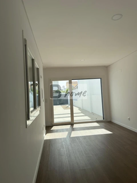 Moradia T3 para Venda em Fernao Ferro