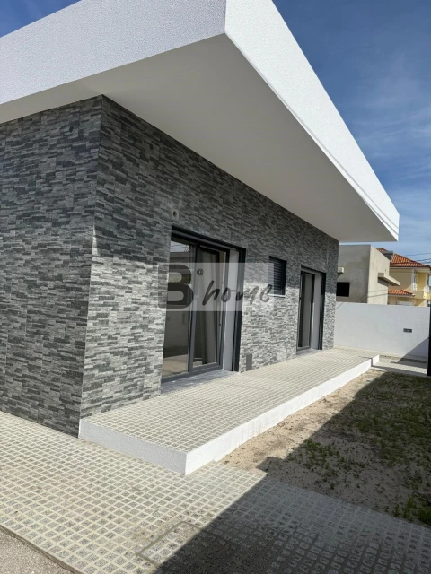 Moradia T3 para Venda em Fernao Ferro