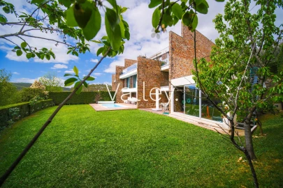 Moradia T5 para Venda em Água Longa