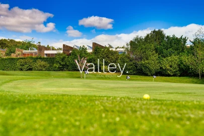 Moradia T5 para Venda em Água Longa