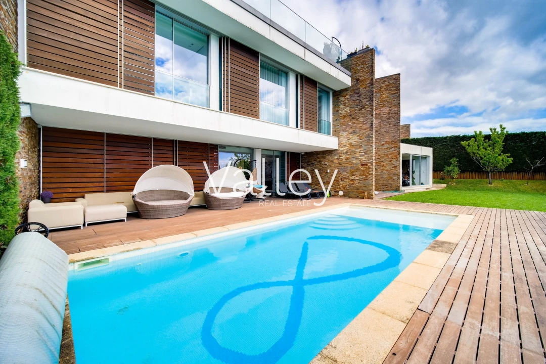 Moradia T5 para Venda em Água Longa Foto 4