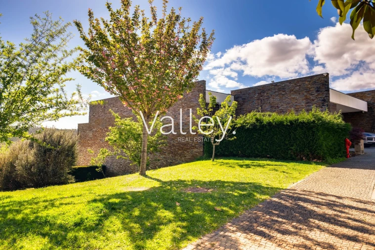 Moradia T5 para Venda em Água Longa Foto 5