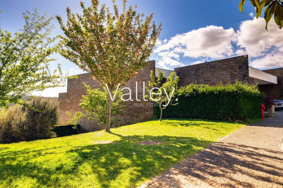 Moradia T5 para Venda em Água Longa Foto 5