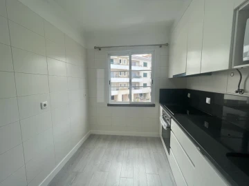 Apartamento T1 para Arrendamento em Funchal (São Pedro)