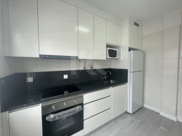 Apartamento T1 para Arrendamento em Funchal (São Pedro)