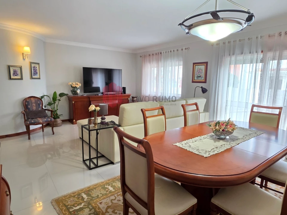 Moradia T4 para Venda em Vila Nova da Telha Foto 11