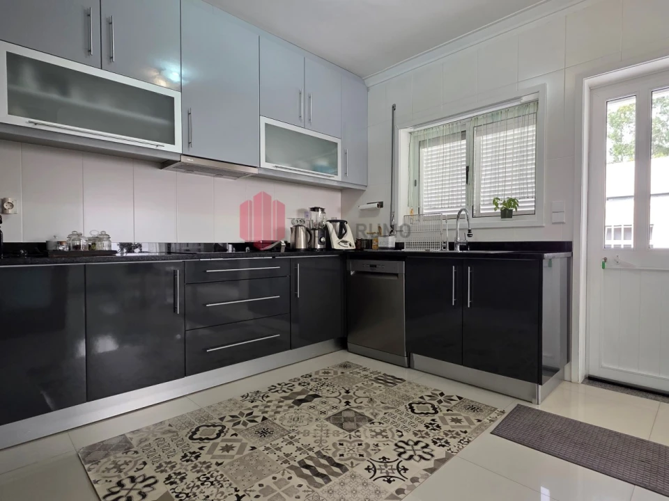 Moradia T4 para Venda em Vila Nova da Telha Foto 13