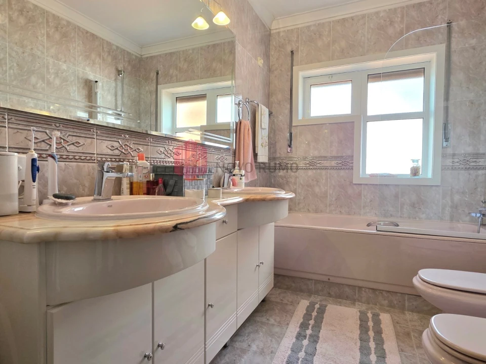 Moradia T4 para Venda em Vila Nova da Telha Foto 29