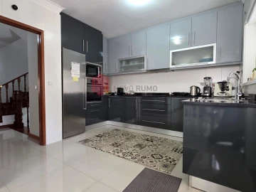 Moradia T4 para Venda em Vila Nova da Telha
