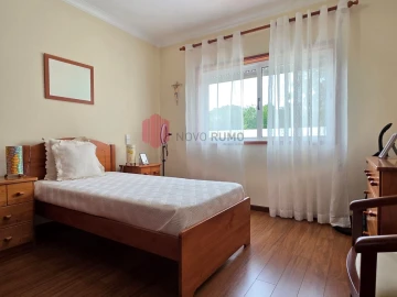 Moradia T4 para Venda em Vila Nova da Telha