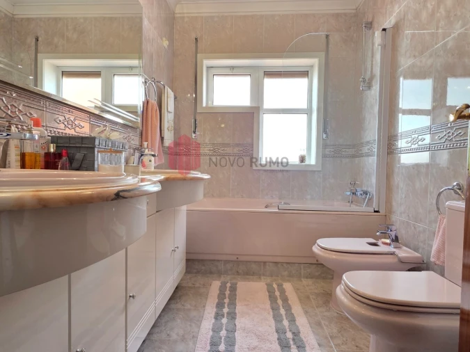 Moradia T4 para Venda em Vila Nova da Telha Foto 30